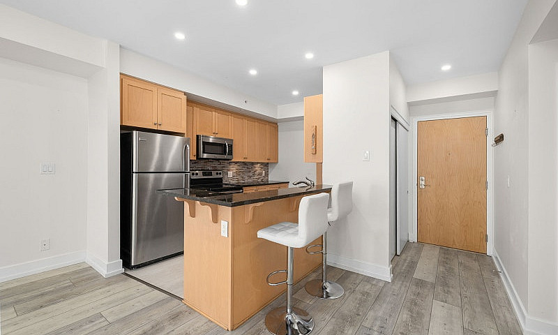1 Bed + 2 Bath Condo...