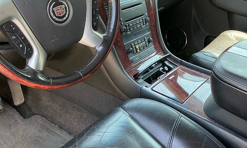 2010 Cadillac Escala...
