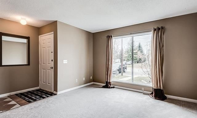 Spacious 3-Bedroom T...