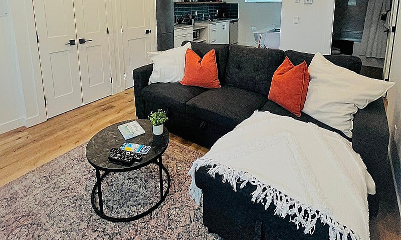 Fully Furnished 1-Be...