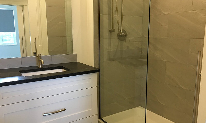 Benchmark Condo In L...