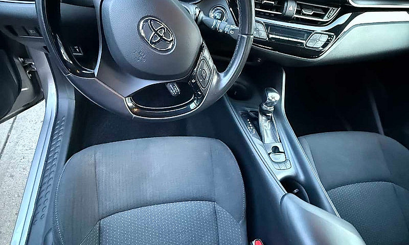 2018 Toyota C-Hr Xle...