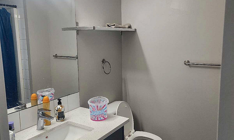 Private Rooms For Re...