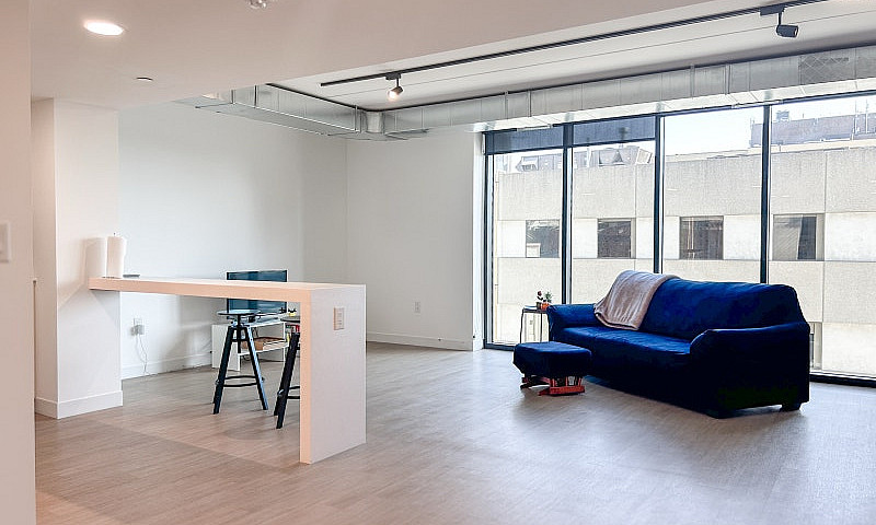 2 Bedroom Downtown A...