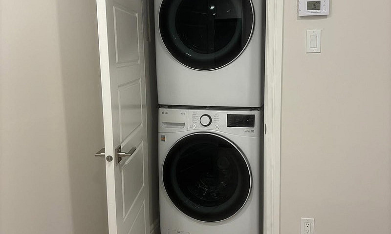 Beautiful 1 Bedroom ...
