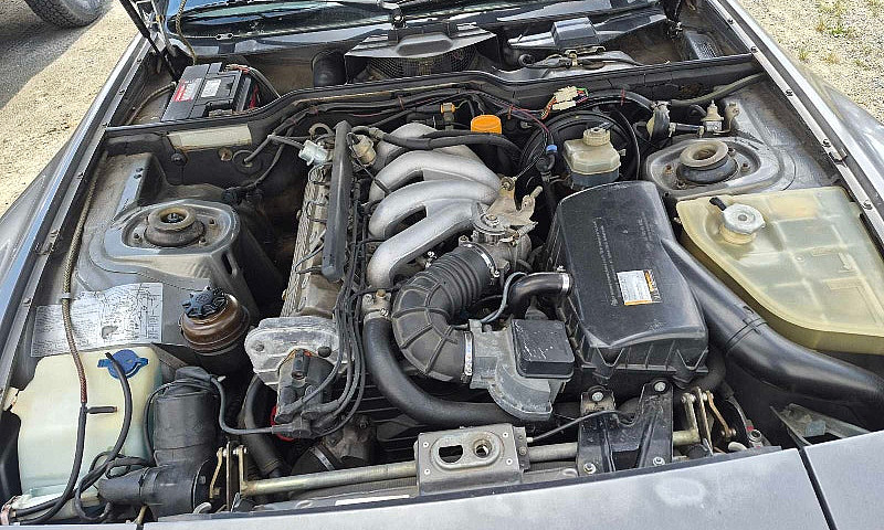 1985 Porsche 944 Cou...