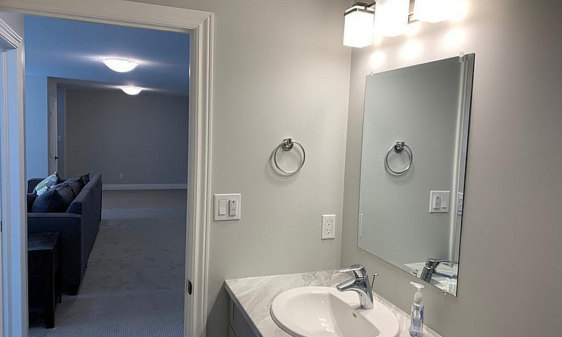 Modern Basement Apar...