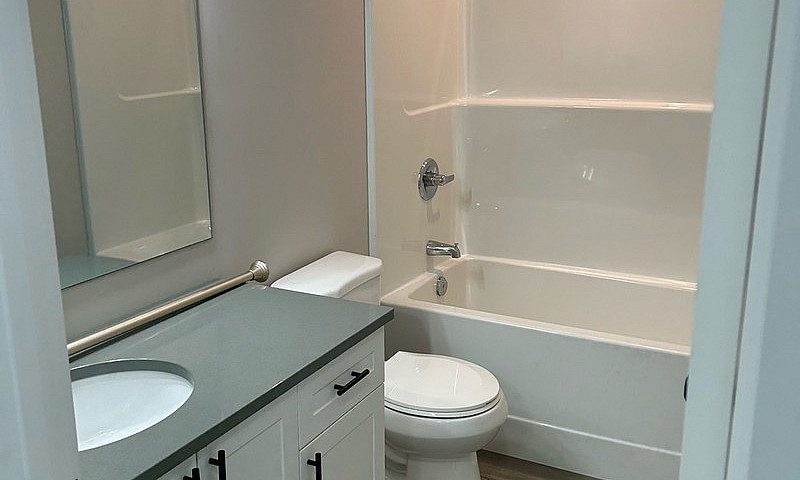 House For Rent In Tr...