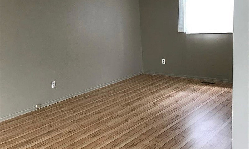 3 Bedroom 1/2 Duplex...