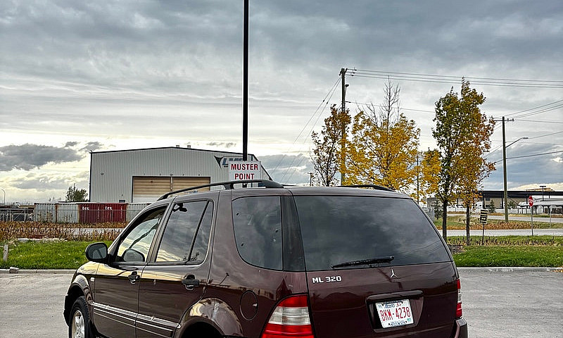2000 Mercedes Ml 320...