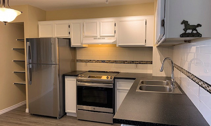 3 Beds 1.5 Baths Tow...