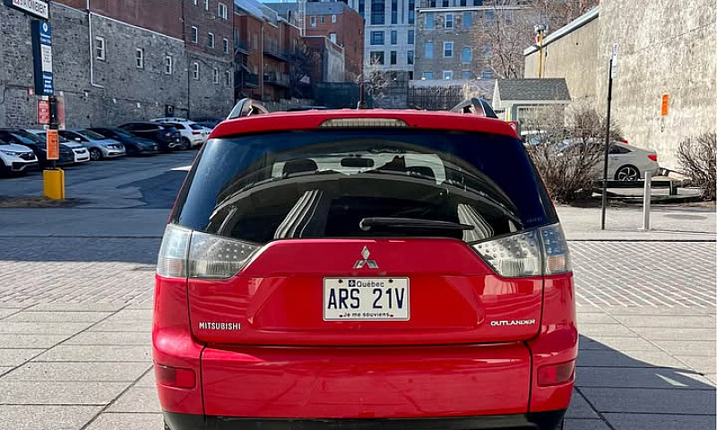 Mitsubishi Outlander...