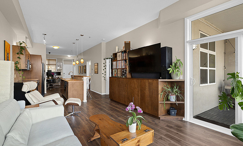 Spacious 2 Bedroom C...