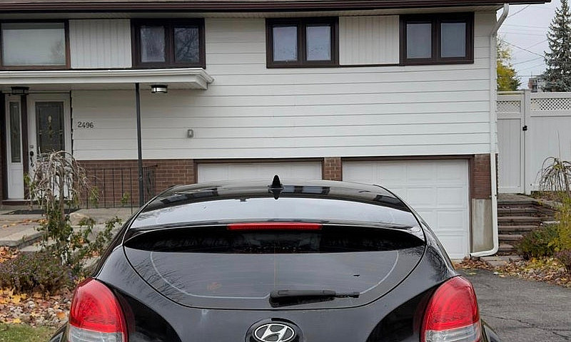 Hyundai Veloster Tur...