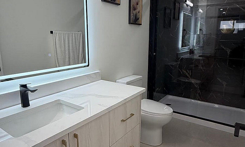 Modern Basement Apar...