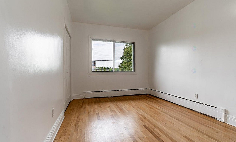 $629,900 - Bungalow ...