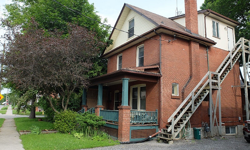 2 Bedroom On Main Fl...
