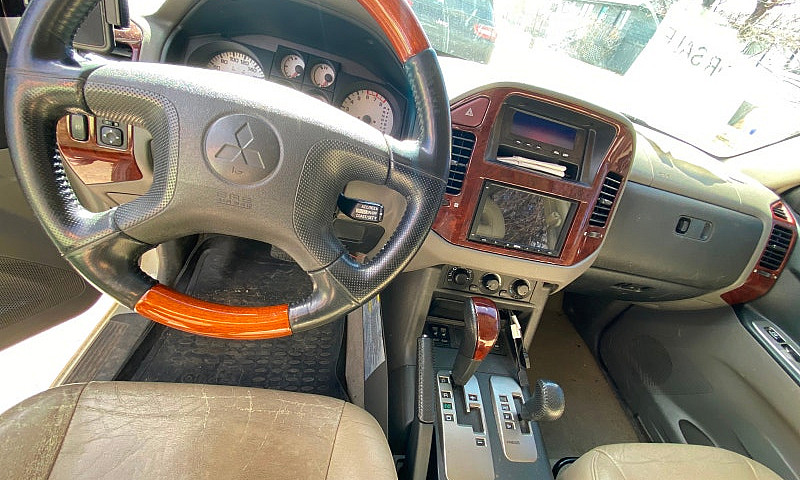 Mitsubishi Montero...