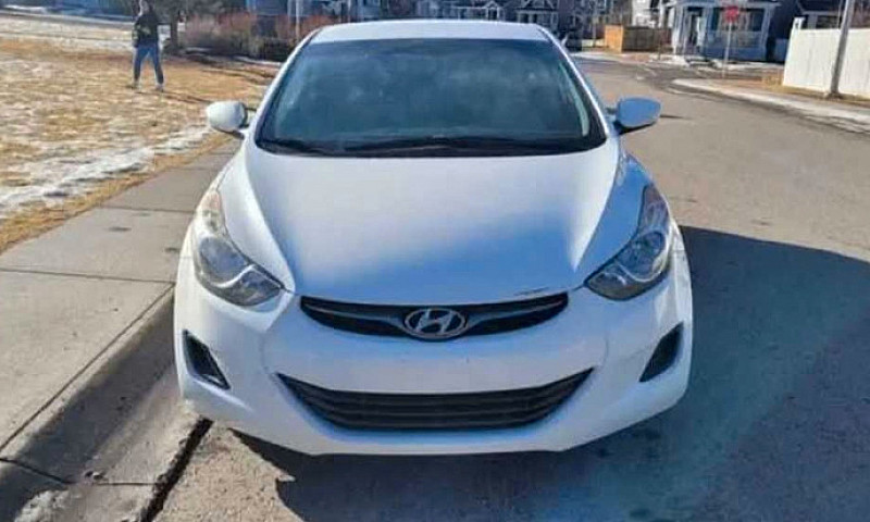 Hyundai Elantra 2013...