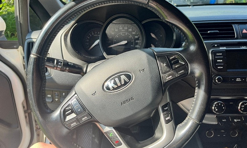 2015 Kia Rio Hatchba...