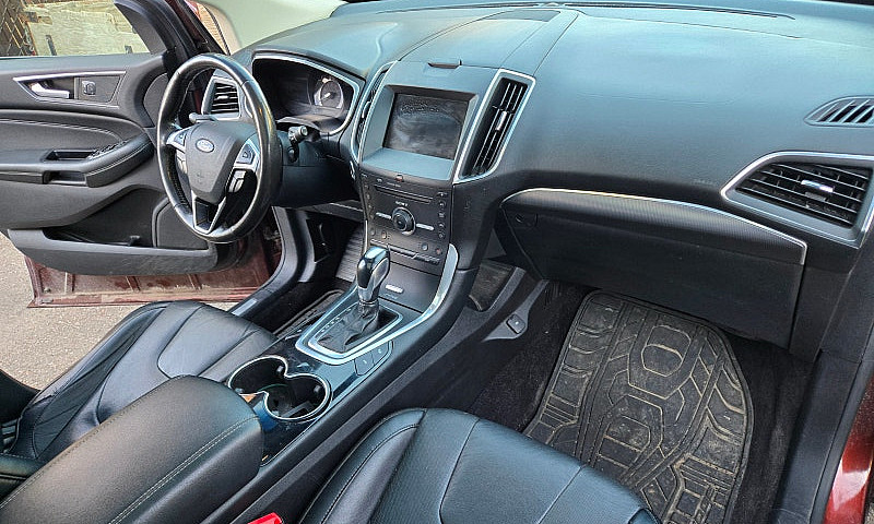 Ford Edge Titanium 2...