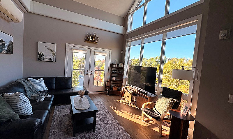 Beautiful Condo For ...