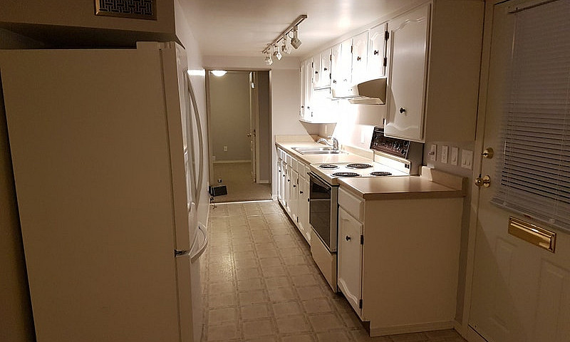 2Bed 1Ba Bsmt Suite...