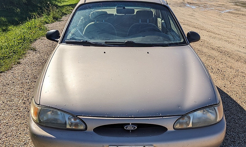 1999 Ford Escort Se...