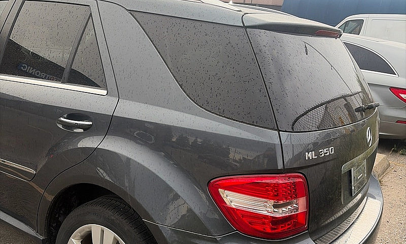 2011 Mercedes-Benz M...