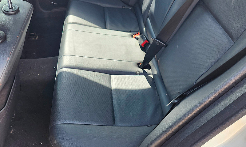 2011 Mercedes C250 4...