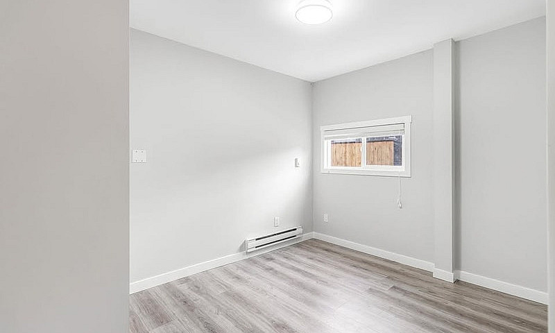 2 Beds 1 Bath House...