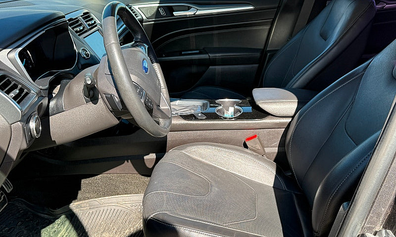 2015 Ford Fusion Awd...