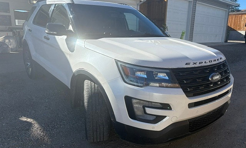 2017 Ford Explorer S...