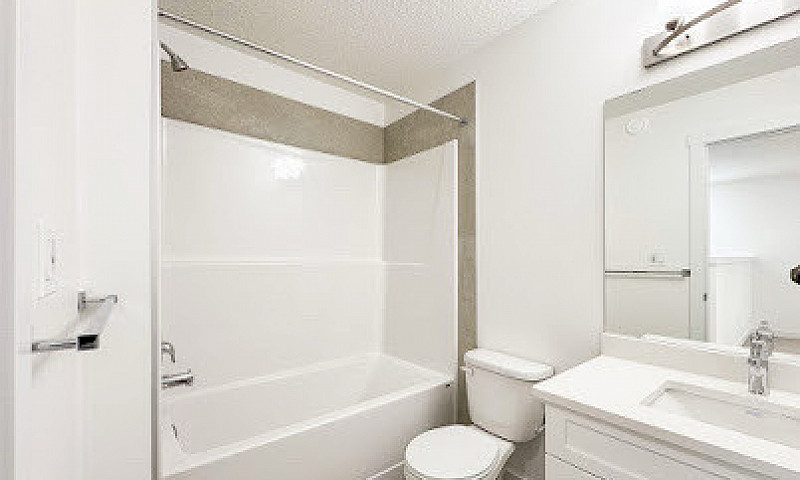 Brand New 3 Bdrm/2.5...