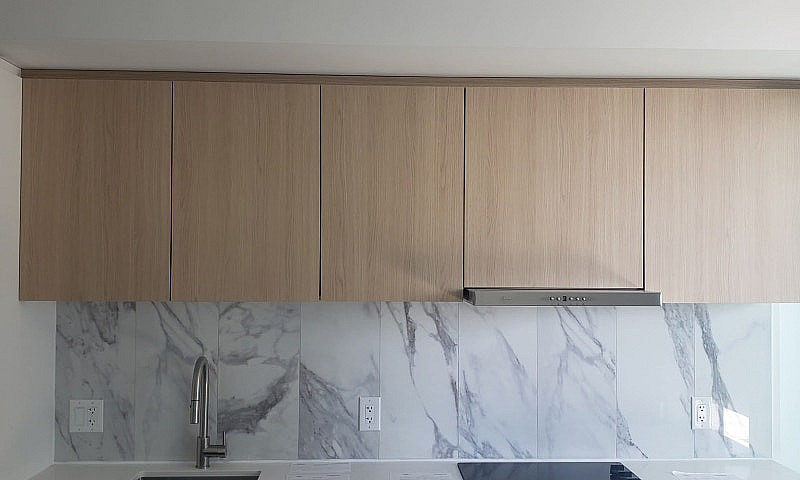 Premium 1 Bed + Den ...