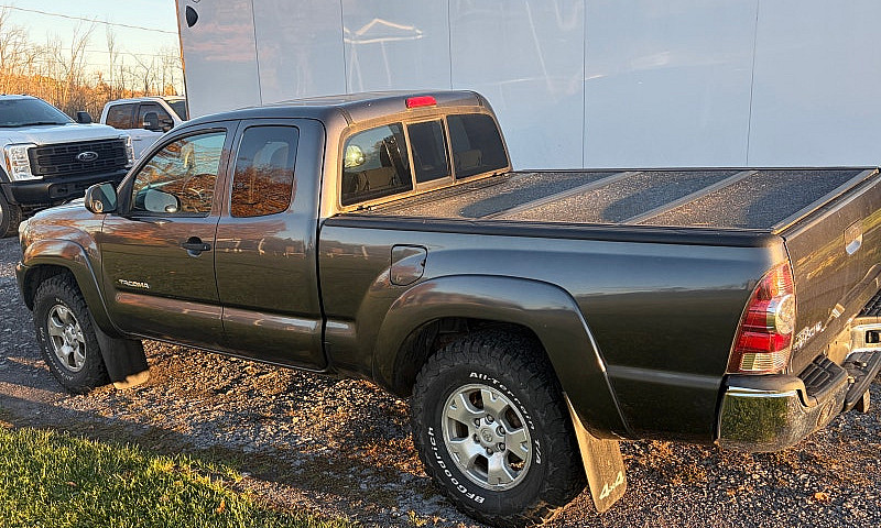 2013 Tacoma 4X4 V6 M...