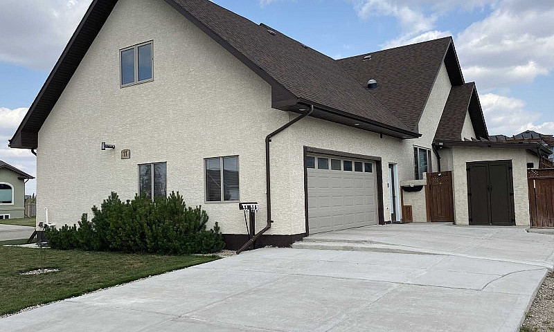House For Sale - Lan...