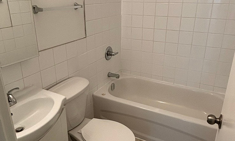 Bowtrail 1Bdrm Apart...