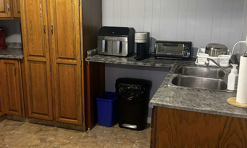 Basement Suite For R...