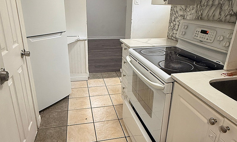 1 Bedroom Basement A...