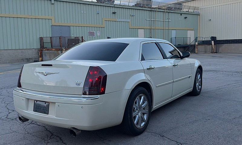 2008 Chrysler 300C...