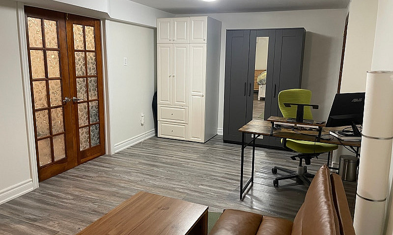 1 Bedroom Basement A...