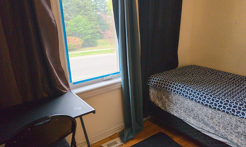Room For Rent Oshawa...