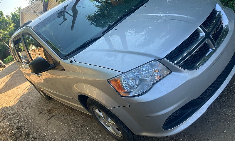 2011 Grand Caravan 1...