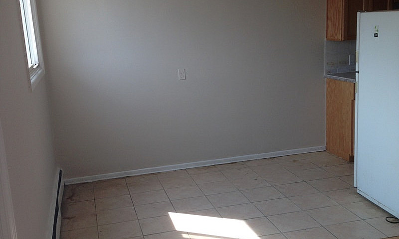 Lge 2Bdrm W/New Kitc...