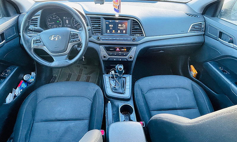 Hyundai Elantra 2017...