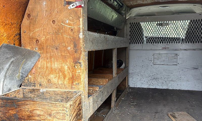 2011 Chev Express 25...