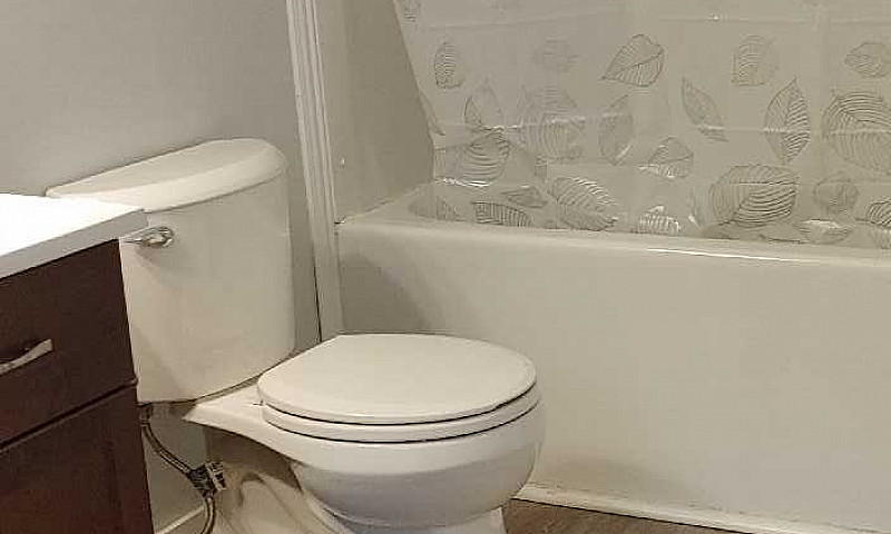 3 Bed, 1.5 Bath Town...