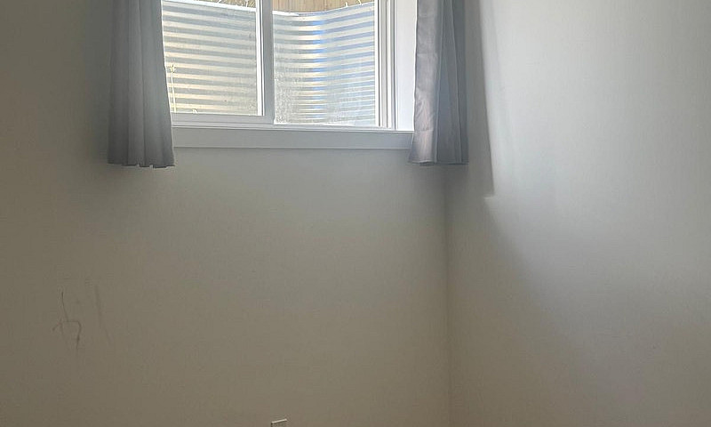 Spacious 2-Bedroom B...