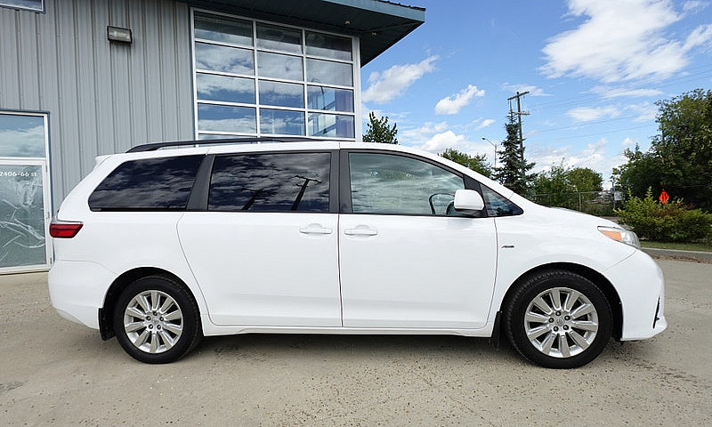 2016 Toyota Sienna L...